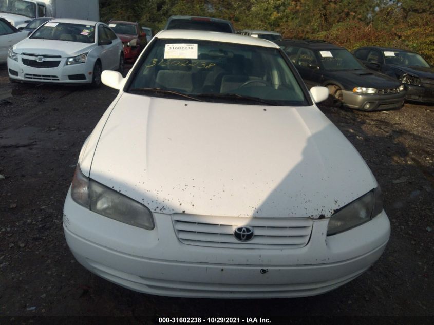 4T1BG22K7WU853510 1998 Toyota Camry Le