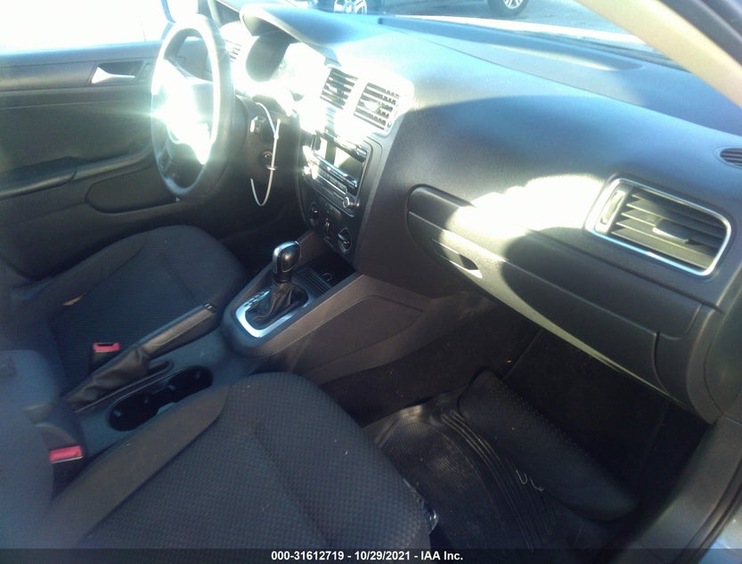 3VW2K7AJ1EM309559