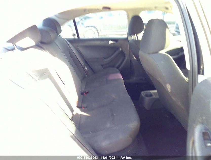 3VW2K7AJ9BM379015