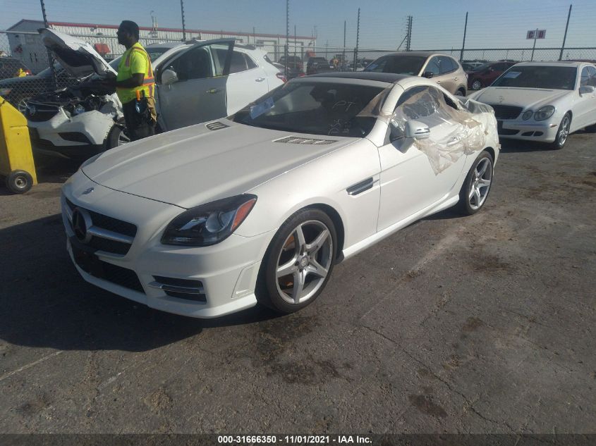 VIN WDDPK5HAXFF099523 2015 Mercedes-Benz SLK-Class,... no.2