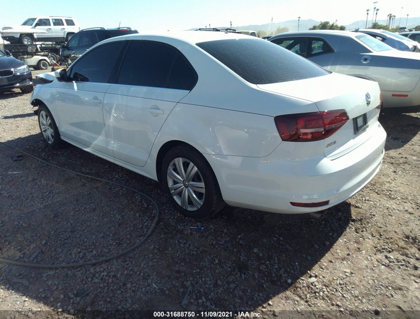 3VW2B7AJ5HM235471