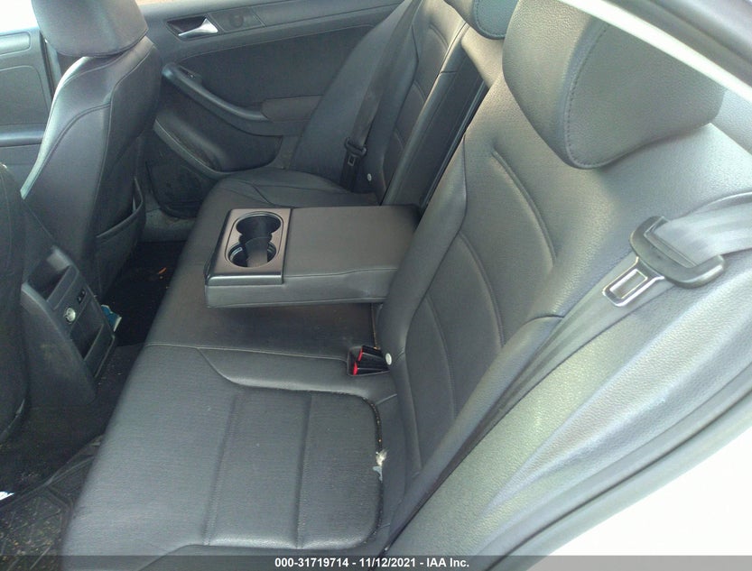 3VWDX7AJ2CM306371