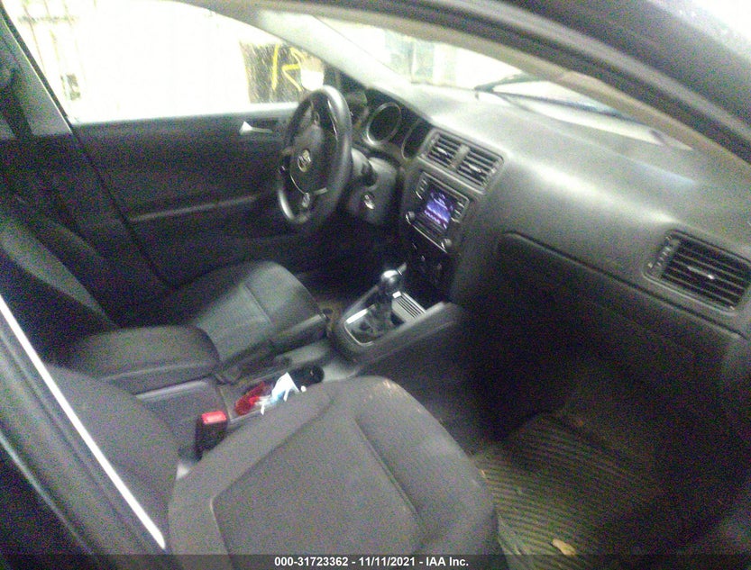 3VW267AJ5GM355922