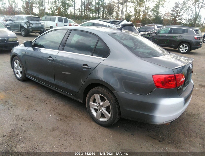3VWLL7AJ3CM025011