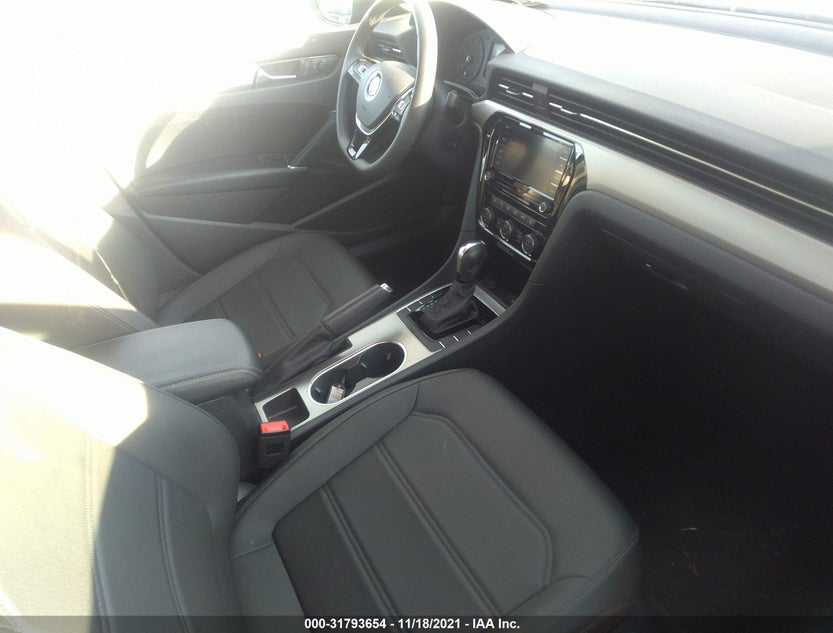1VWSA7A33MC008523