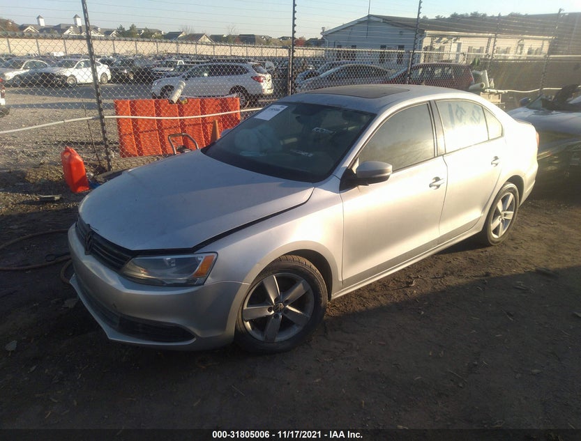3VWLL7AJ8CM380353