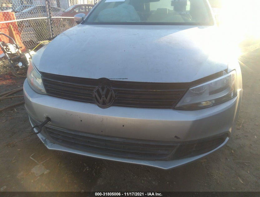 3VWLL7AJ8CM380353
