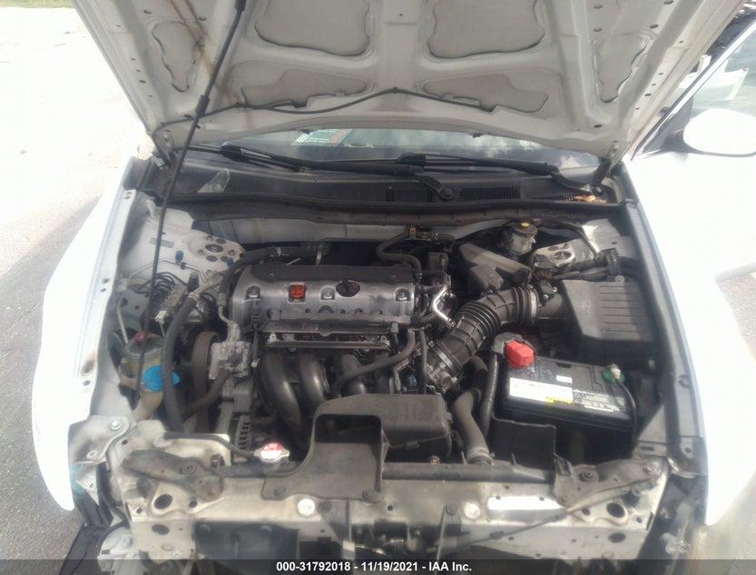 1HGCP2F62CA088100