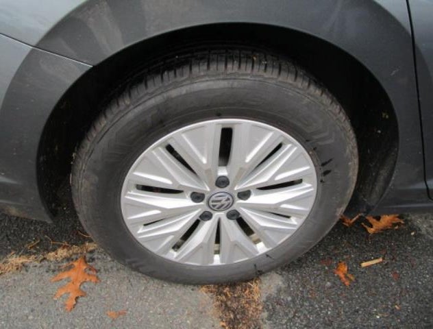 3VWC57BU4KM123594