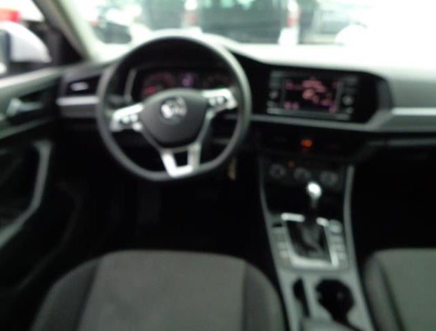 3VWCB7BU3KM131985