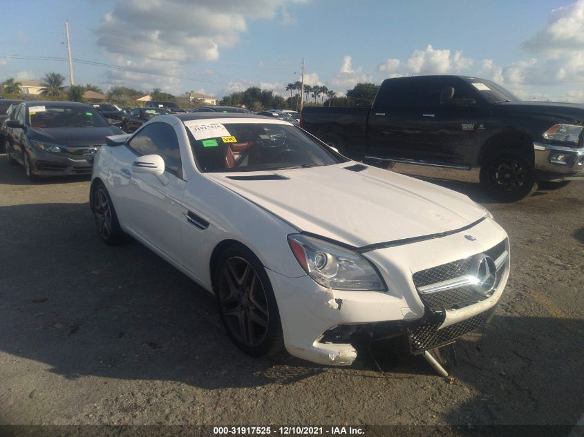 VIN WDDPK3JA6GF125244 2016 Mercedes-Benz SLK-Class,... no.1