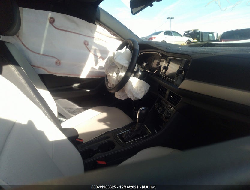 3VWCB7BU6LM004830
