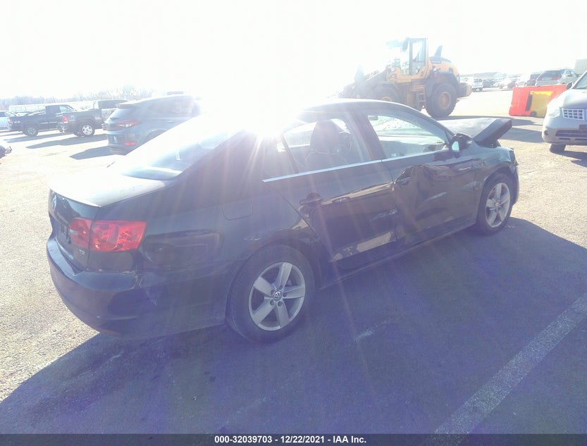 3VWLL7AJ1EM437186
