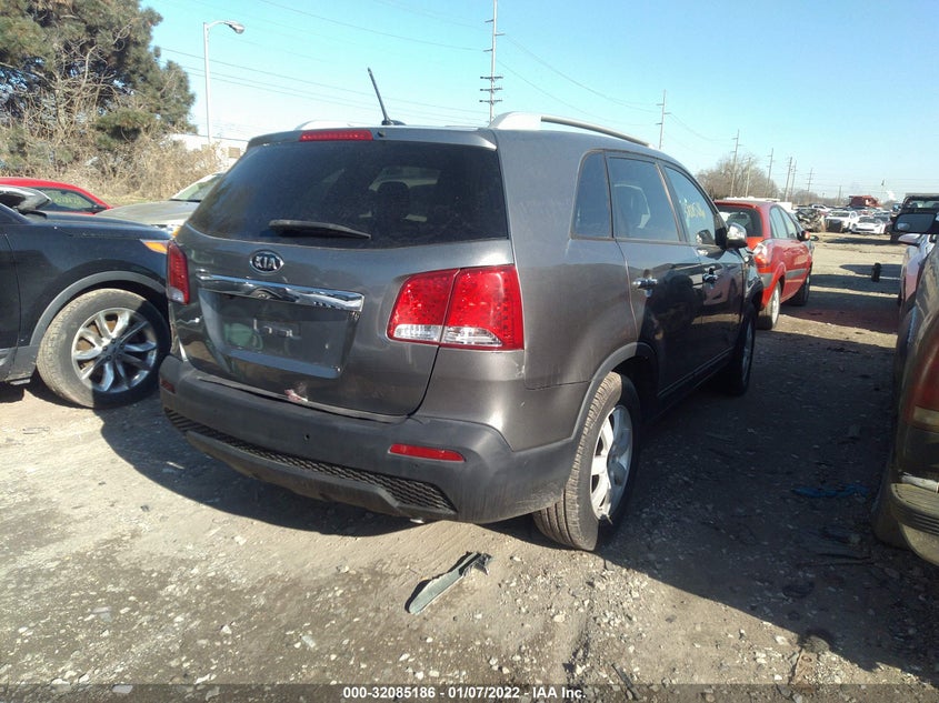 2012 KIA SORENTO VIN: 5XYKT4A68CG197394