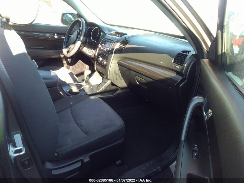 2012 KIA SORENTO VIN: 5XYKT4A68CG197394