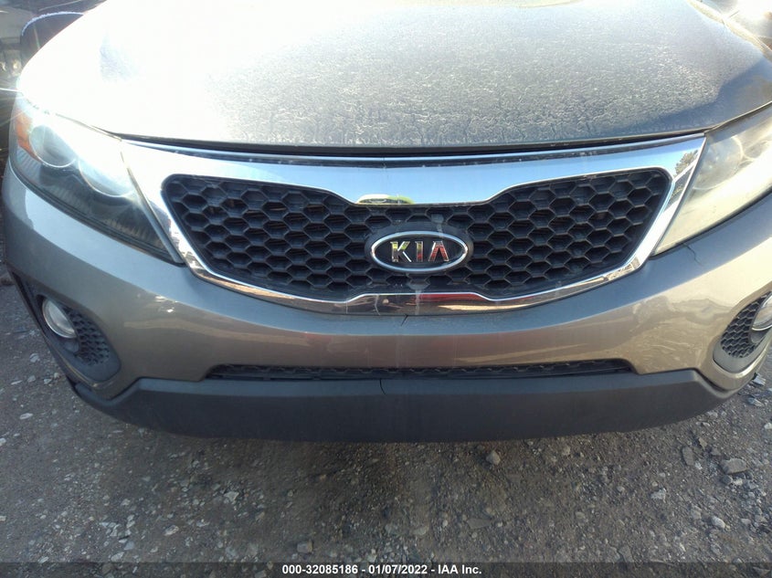 2012 KIA SORENTO VIN: 5XYKT4A68CG197394