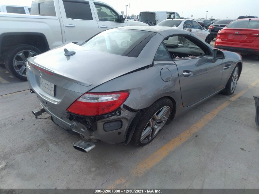 VIN WDDPK4HA4FF096370 2015 Mercedes-Benz SLK-Class,... no.4