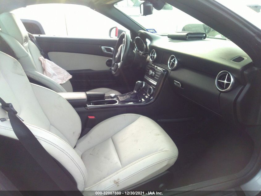 VIN WDDPK4HA4FF096370 2015 Mercedes-Benz SLK-Class,... no.5