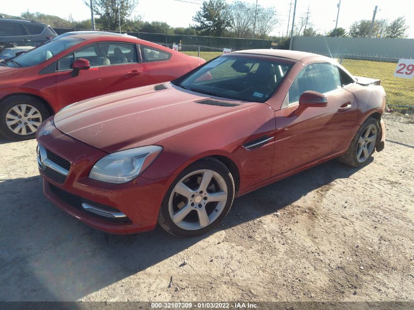 VIN WDDPK4HA9DF062082 2013 Mercedes-Benz SLK-Class,... no.2