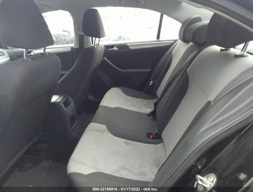 3VW2B7AJ3HM218958