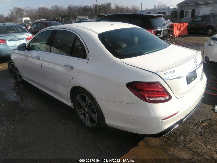 2017 Mercedes-Benz E 300 VIN: WDDZF4JB8HA186735 Lot: 32170194