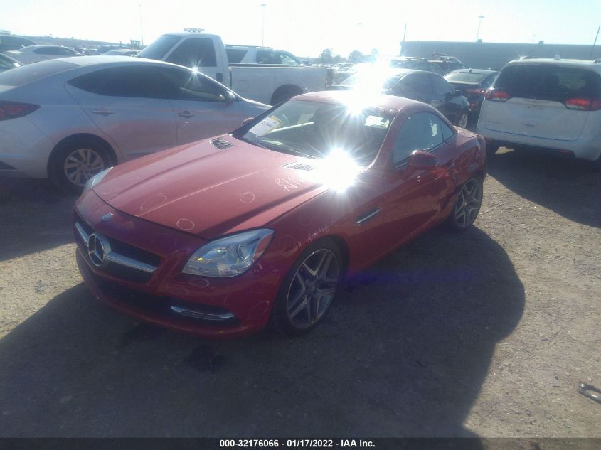 VIN WDDPK4HA7DF059763 2013 Mercedes-Benz SLK-Class,... no.2