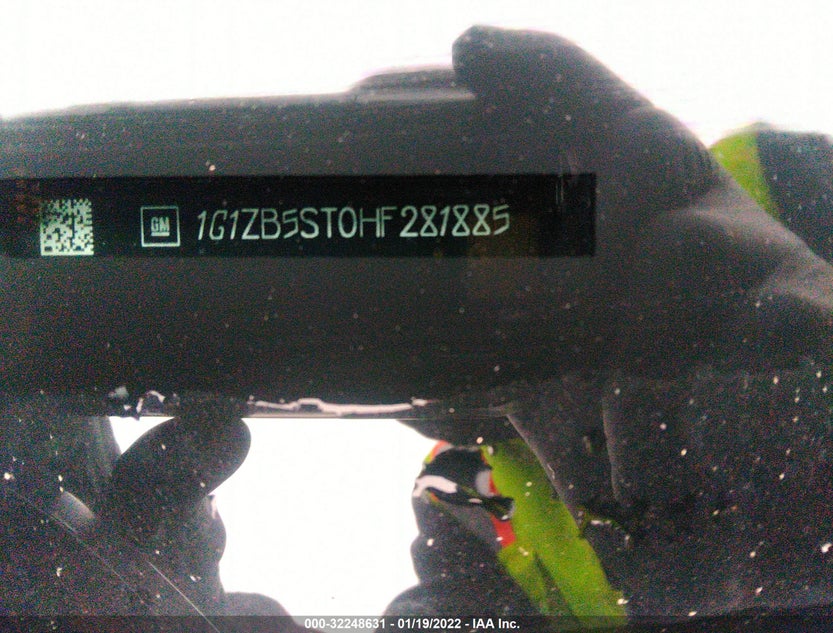 1G1ZB5ST0HF281885