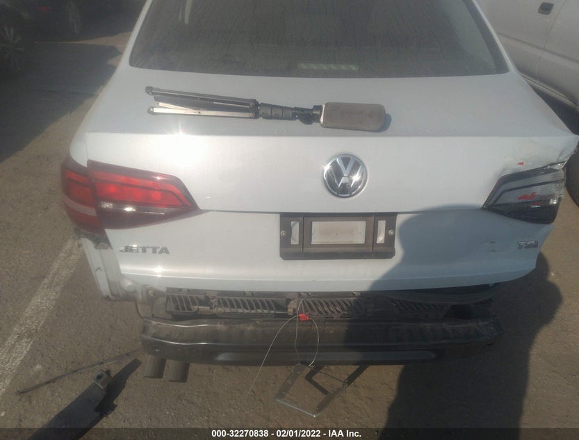 3VW2B7AJXHM329734
