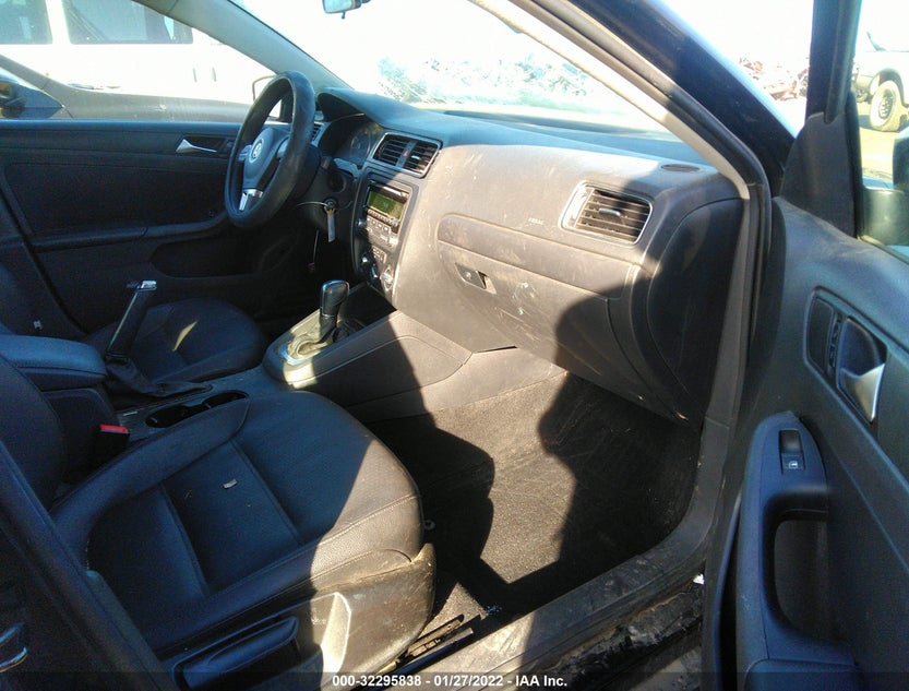 3VWDX7AJ9CM307100