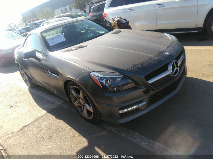 VIN WDDPK3JA0GF120024 2016 Mercedes-Benz SLK-Class,... no.1