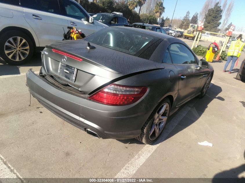 VIN WDDPK3JA0GF120024 2016 Mercedes-Benz SLK-Class,... no.4