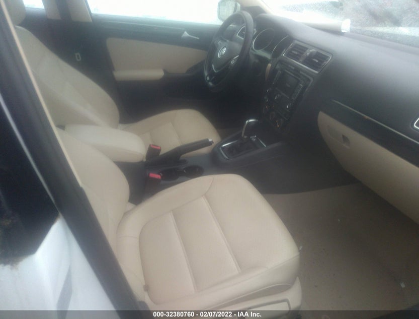 3VWLA7AJ1FM403045
