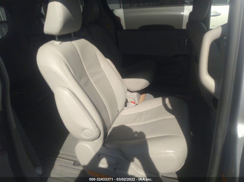 2013 Toyota Sienna Xle V6 8 Passenger VIN: 5TDYK3DC2DS291168 Lot: 32433371