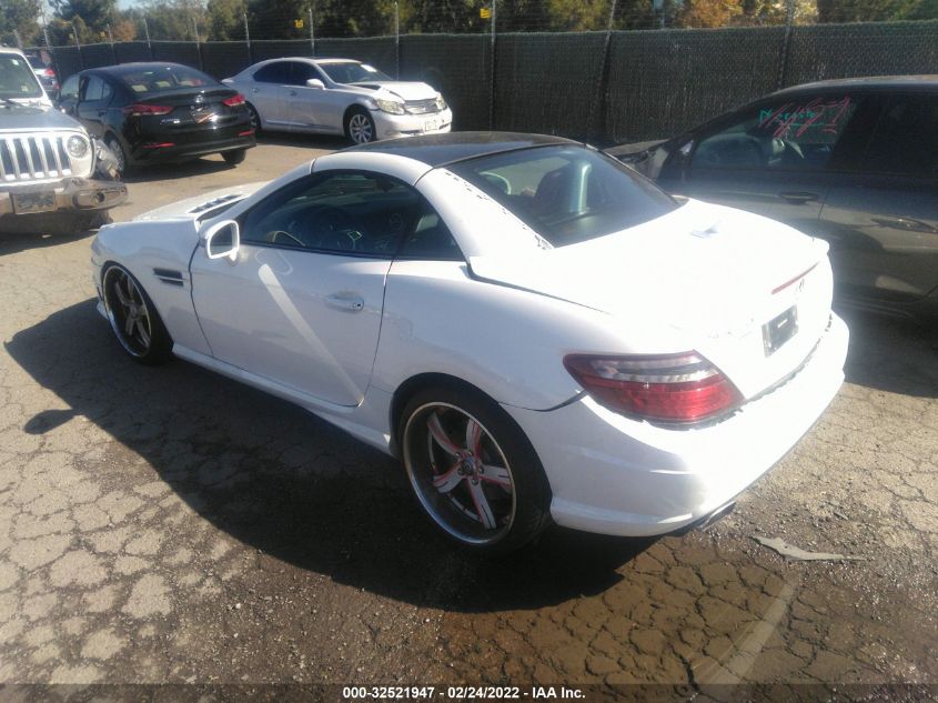 VIN WDDPK4HA5FF100877 2015 Mercedes-Benz SLK-Class,... no.3