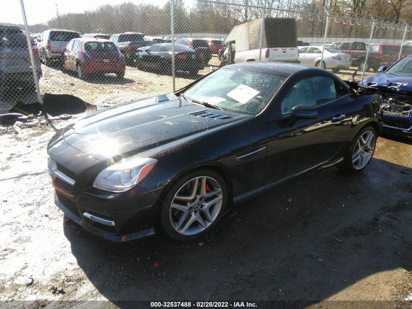 VIN WDDPK5HAXFF098579 2015 Mercedes-Benz SLK-Class,... no.2