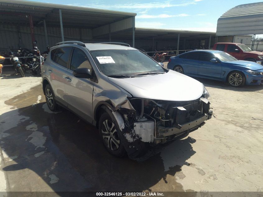 2T3BFREV9HW651375 2017 Toyota Rav4 Le