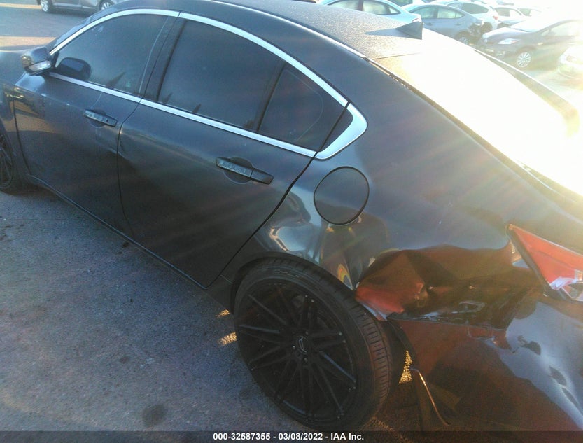 19UUA8F23CA015128