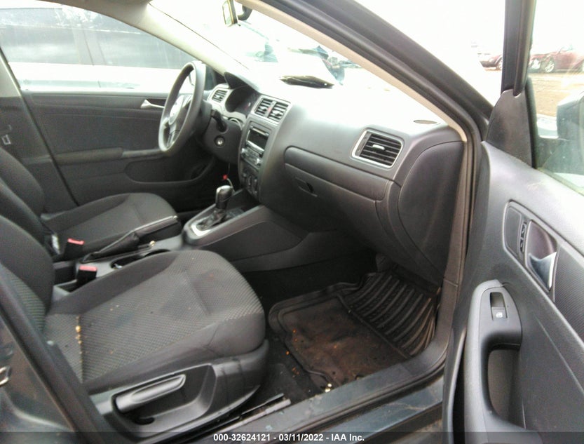 3VW2K7AJ6CM401182