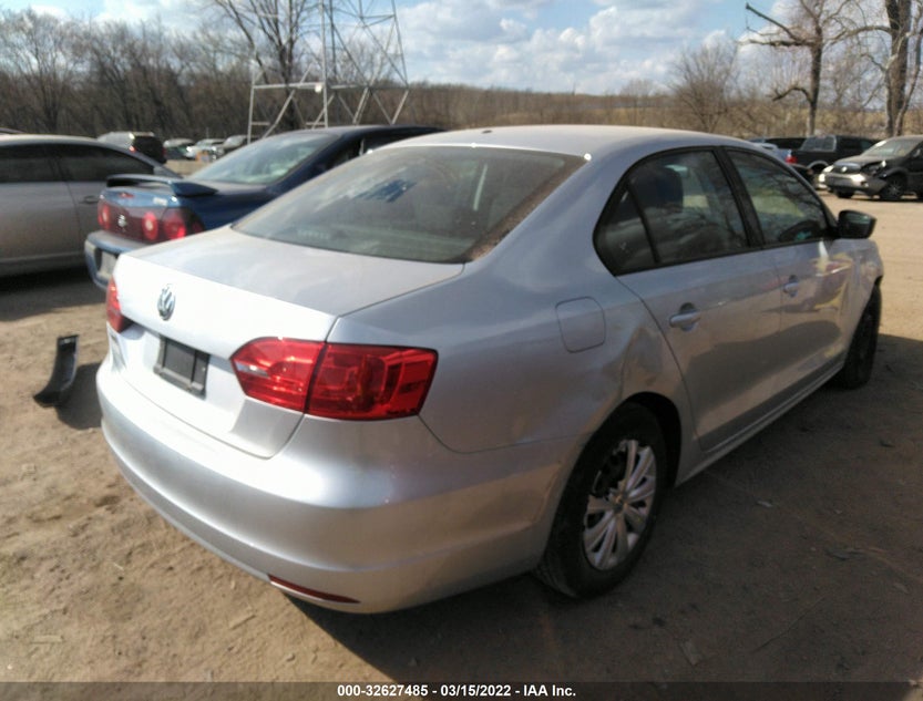 3VW2K7AJ9EM257792