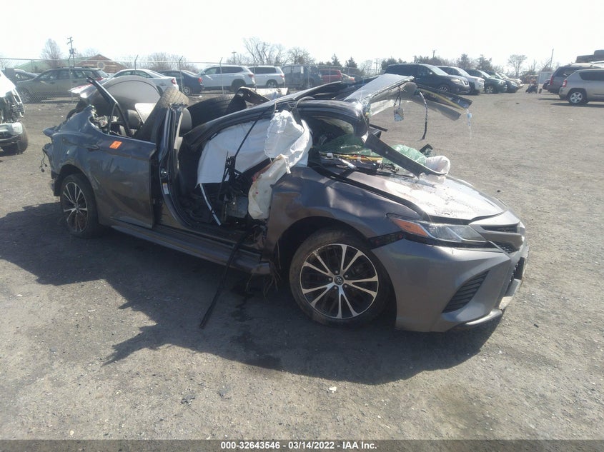 TOYOTA CAMRY SE 2018