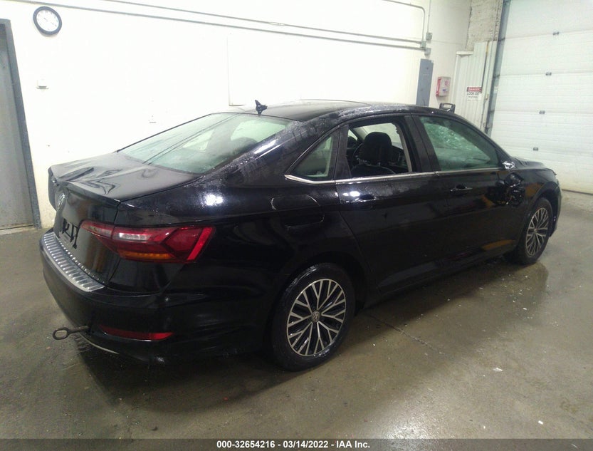 3VWCB7BU3KM153601