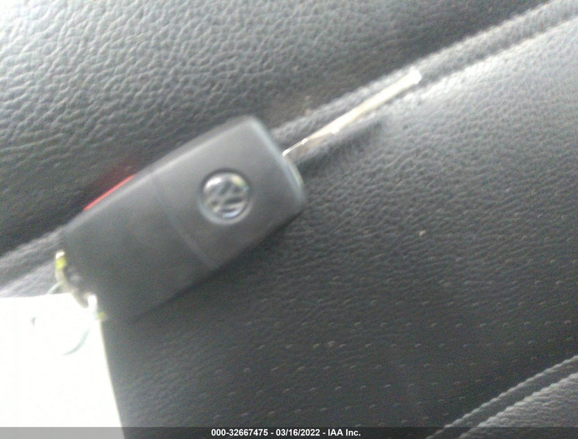 3VWDB7AJ0HM290404