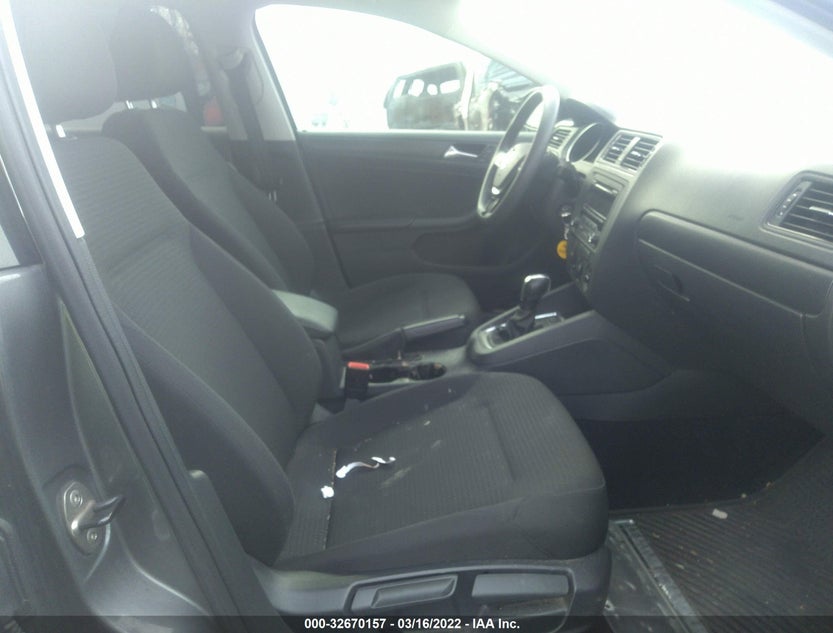 3VW2K7AJ9FM210781