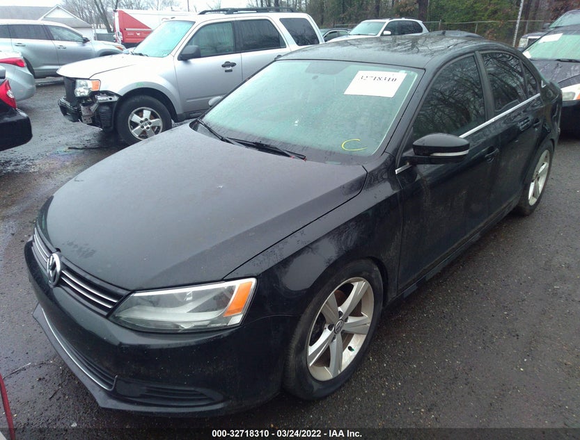 3VWD17AJ2EM411500
