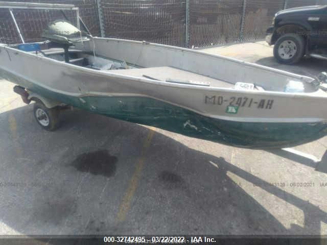 1988 Alumacraft Fishing Boat VIN: M0Z580100888 Lot: 32742495