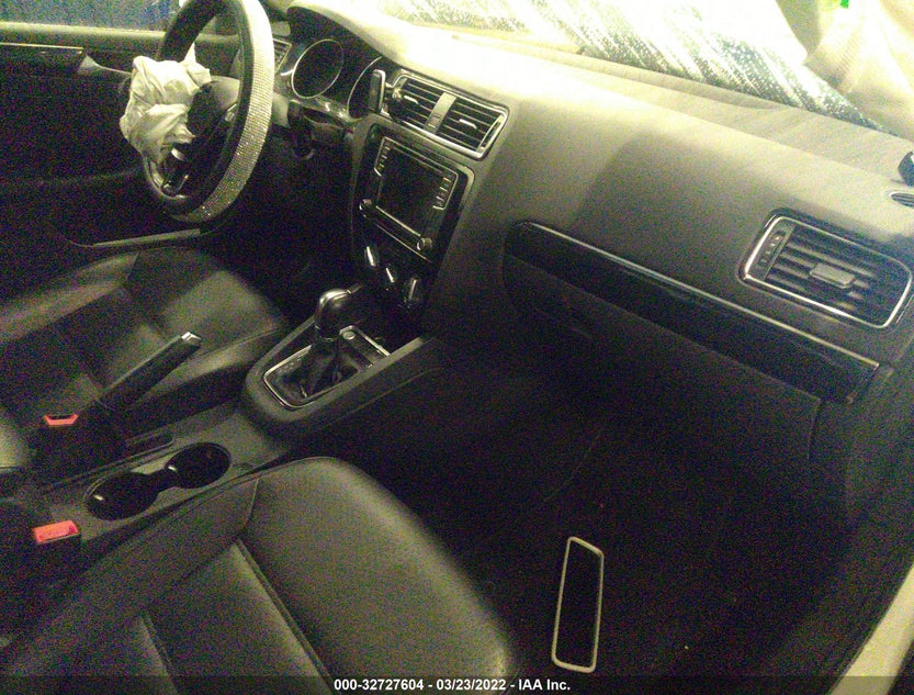 3VWL17AJ1GM402754