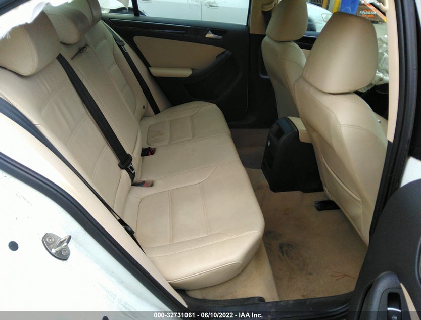 3VWLA7AJ9FM264041