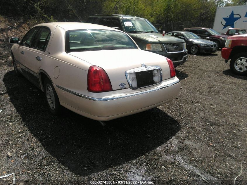 1998 Lincoln Town Car Cartier VIN: 1LNFM83W3WY631344 Lot: 32745301