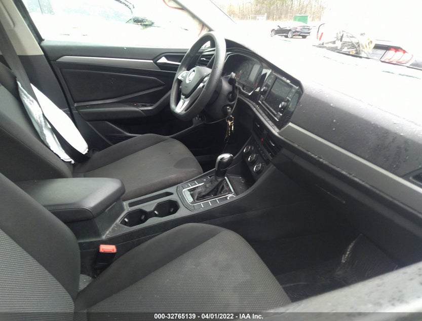 3VWCB7BU7KM139751
