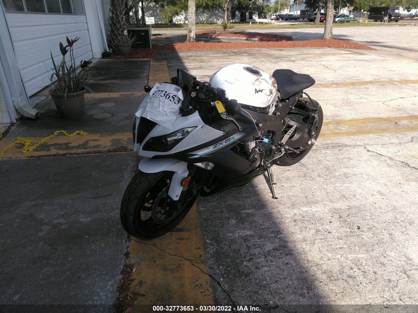 JKBZXJE10EA011582 2014 KAWASAKI ZX photo no. 2